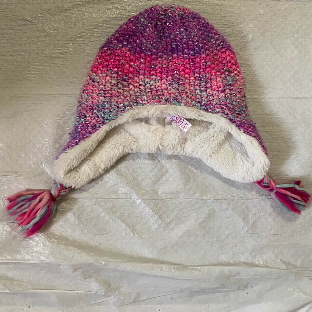 SO Brand cozy hat for girls, worn rare